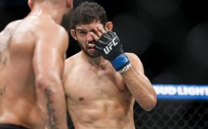 Шесть известных бойцов, которые не оправдали надежд в UFC