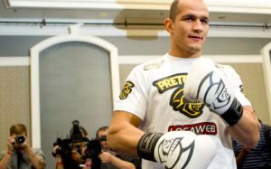 Джуниор дос Сантос отстранен от участия в турнире UFC 215 из-за допинга