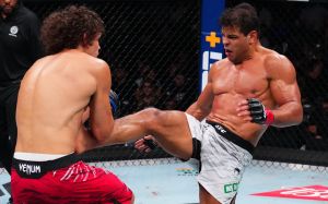 Видео боя Пауло Коста –– Роман Копылов UFC 318