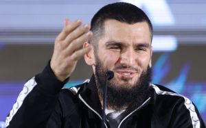 Артур Бетербиев поблагодарил Кадырова за присвоение звания почетного гражданина Чечни: "Мои достижения — результат вашего вклада в развитие спорта"