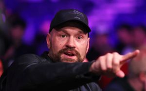 Тайсон Фьюри гневно отреагировал на сравнение с Путиным от менеджера Усика