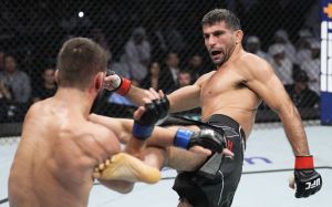 Бенеил Дариуш победил Матеуша Гамрота на UFC 280