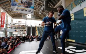 Открытая тренировка перед UFC 210 (фото+видео)
