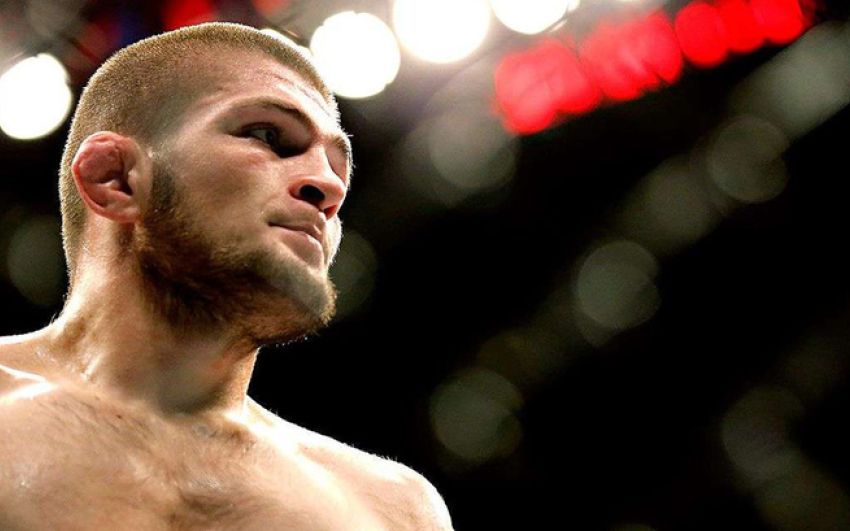 Хабиб Нурмагомедов "задушил" Дастина Порье и отстоял свой титул на UFC 242