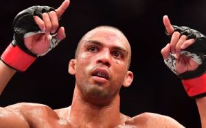 Эдсон Барбоза подписал новый контракт с UFC