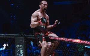 Бадаев назвал бой Сарнавского с Сулумовым продолжением противостояния АСА и AMC Fight Nights