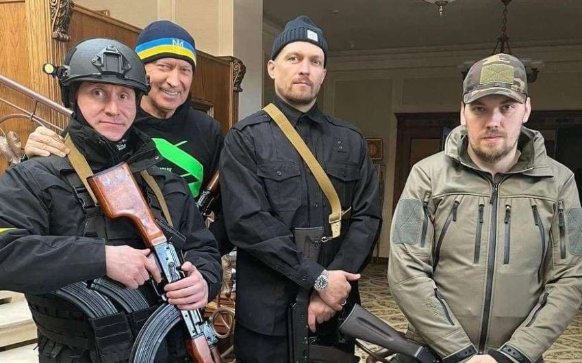 Александр Шлеменко набросился на Усика: "Зачем ты с автоматом фоткался?