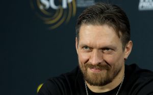 Фрэнк Уоррен назвал главное преимущество Александра Усика перед боем с Даниэлем Дюбуа: "У него есть все для победы"