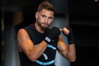Промоутер: "Алджиери – действительно непростой бой для Бенна"
