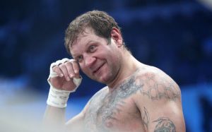 "Играем в настольные игры с ним, женой и дочкой": Менеджер Емельяненко рассказал о том, как взял его к себе домой