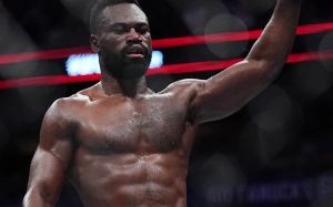 Боец UFC Юрайя Холл заявил о завершении карьеры