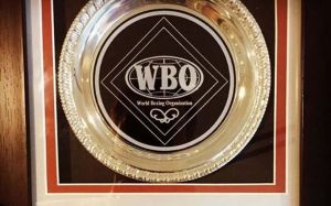 Александр Усик признан боксером года по версии WBO