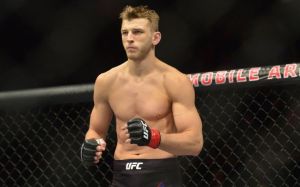 Дэн Хукер обещает показать зрелищный поединок с Элом Яквинтой на UFC 243