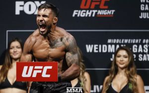Деннис Бермудез - Ти Эдвардс на турнире UFC on ESPN+ 1