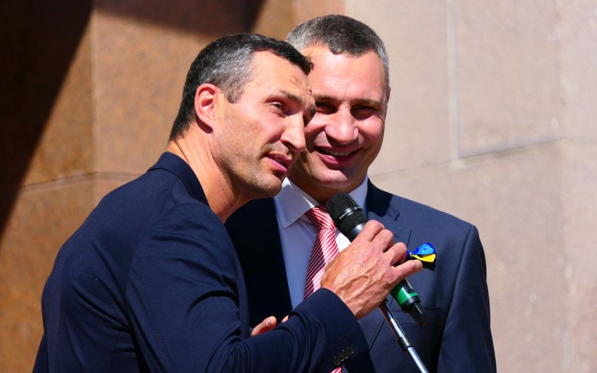 Виталий Кличко трогательно поздравил Владимира с днем рождения: "Ты самый лучший"
