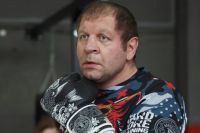"Он уверенно и быстро летит на дно". Гаджиев высказался о Емельяненко