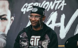 Тренер Джервонты Дэвиса арестован без права внесения залога