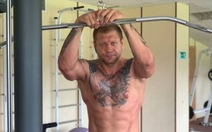 Глава лиги АСА: "По моей информации, все семь дней ареста Емельяненко продолжал тренироваться"