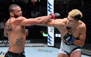 Видео боя Тиаго Сантос — Джонни Уокер UFC Fight Night 193