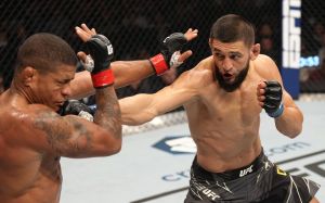 Слова Хамзата Чимаева после победы над Гилбертом Бернсом на UFC 273