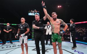 Майкл Кьеза "задушил" Тони Фергюсона в первом раунде на UFC on ABC 7