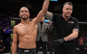 Мухаммад Мокаев победил Джонсона на UFC Fight Night 208