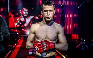 Усман Нурмагомедов подписал контракт на следующий бой в Bellator