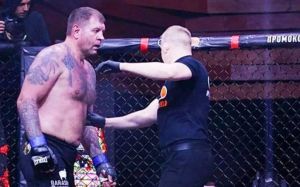 Тренер Артема Тарасова: "Дацик просто снесет Емельяненко, а Харитонов вообще по нему пройдется"