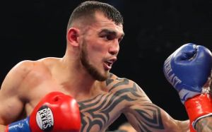 Шавкатжон Рахимов взял титул чемпиона мира по версии IBF, удосрочив Барретта