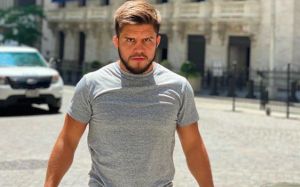 Генри Сехудо: "UFC и Дана Уайт не хотят дать мне шанс войти в историю"