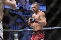 "Он ни на один бой в UFC не вышел здоровым". Хамзин рассказал о травмах Петра Яна