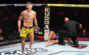 Видео боя Йоэль Альварес - Драккара Клозе UFC on ESPN 63