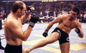 Видео боя Рэнди Кутюр - Педро Хиззо UFC 31 Locked & Loaded