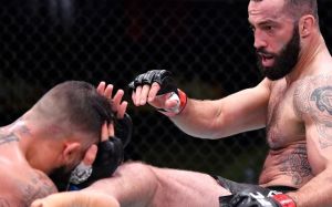 Роман Долидзе победил Джона Аллана на UFC on ESPN 19