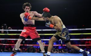 Рэймонд Мураталья завоевал временный титул IBF в бою с Зауром Абдуллаевым