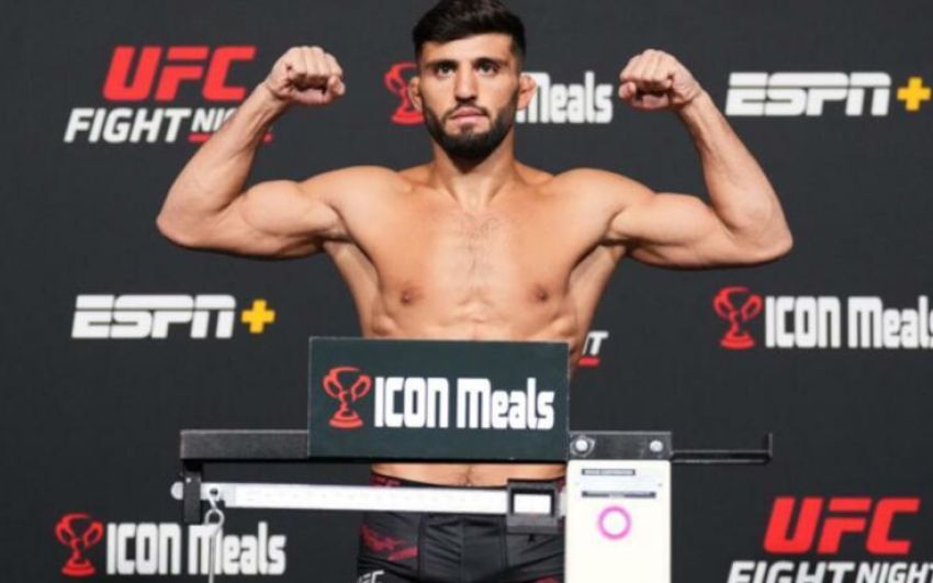 Российский боец UFC грубо пошутил над Кайлой Харрисон, высказав свои неприличные фантазии
