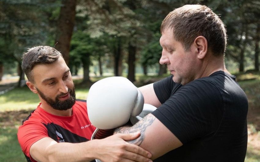 Менеджера Александра Емельяненко арестовали на два месяца по подозрению в изнасиловании