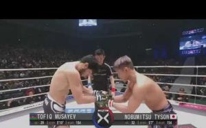 Видео боя Нобумитсу Осава - Тофик Мусаев Rizin 14