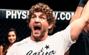 Бен Аскрен потроллил топовых бойцов полусреднего веса UFC, сравнив их с цыплятами