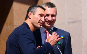 Виталий Кличко трогательно поздравил Владимира с днем рождения: "Ты самый лучший"
