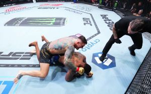 Том Аспиналл быстро разобрался с Кертисом Блэйдсом в реванше на UFC 304