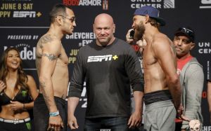 Видео боя Тони Фергюсон - Дональд Серроне UFC 238