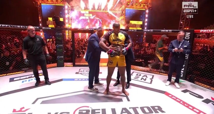 Ренан Феррейра быстро нокаутировал Бейдера на турнире PFL vs Bellator