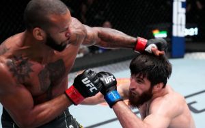 Магомед Анкалаев победил Тиаго Сантоса на UFC Fight Night 203