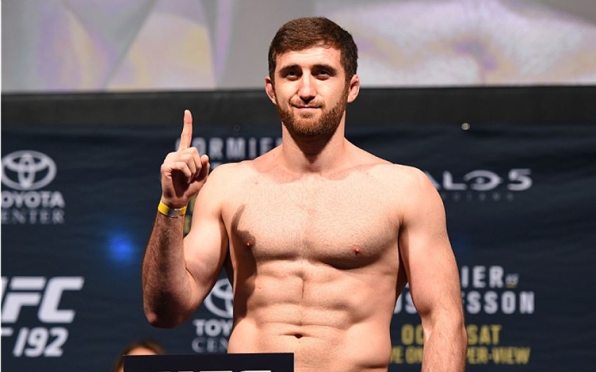 UFC: Руслан Магомедов сразится со Штефаном Штруве 