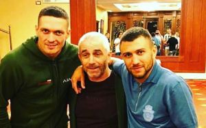 Александр Усик поблагодарил семью Ломаченко