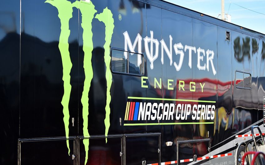 Bellator анонсировал еще одно событие Monster Energy NASCAR на 19 августа